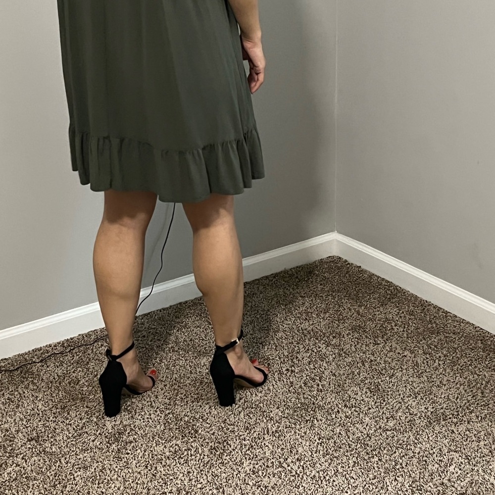 Green Dress​ - Picture 8 of 8